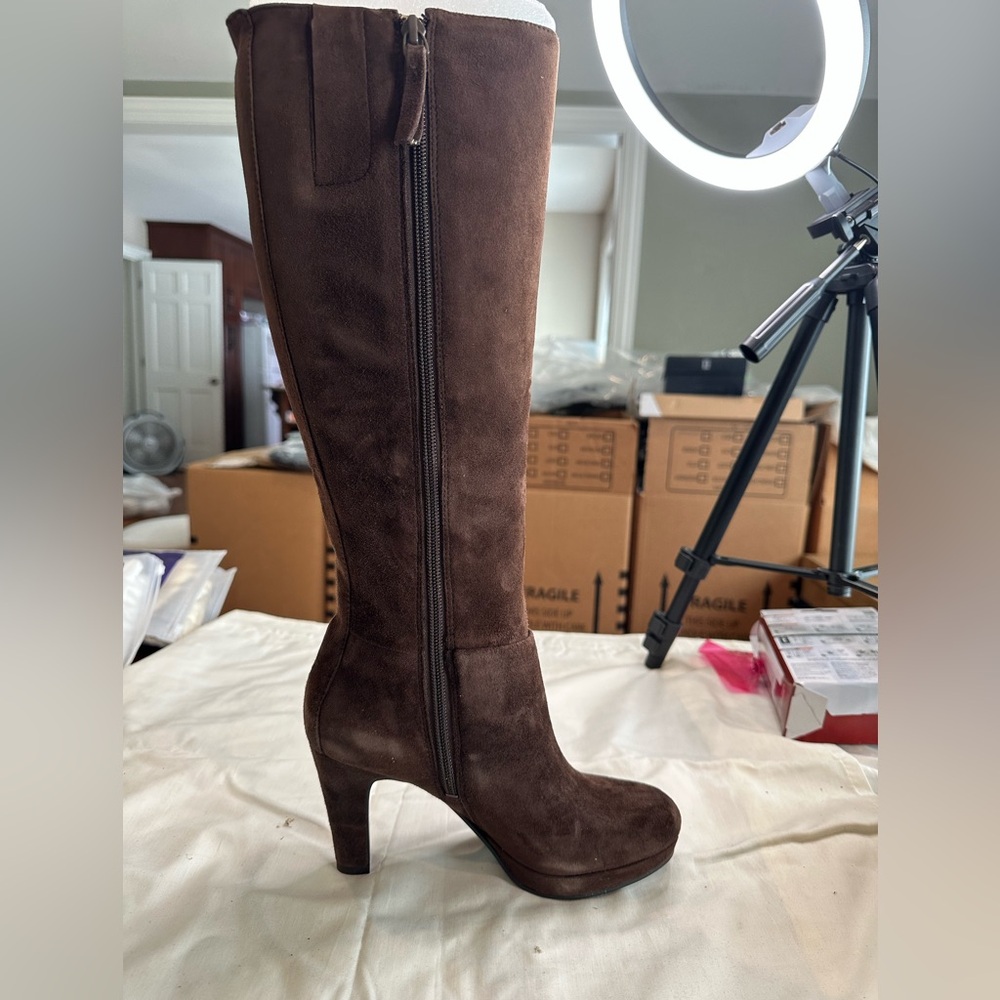 NEW Nine West Dark Brown Suede Heeled Boots. Women’s 5 M
